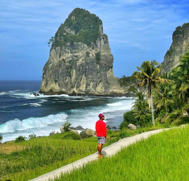 Foto Keindahan di Pantai Pangasan Foto Keindahan di Pantai Pangasan